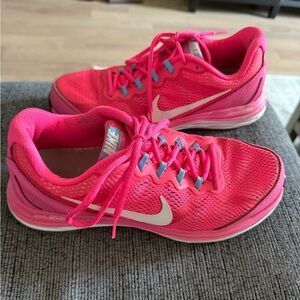 Nike hot pink sneakers